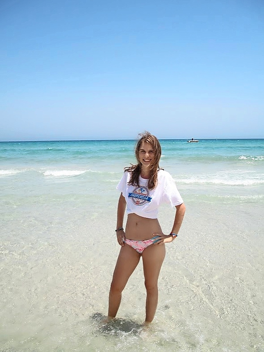 Dovolenková inšpektorka Lucia Žibeková (19).