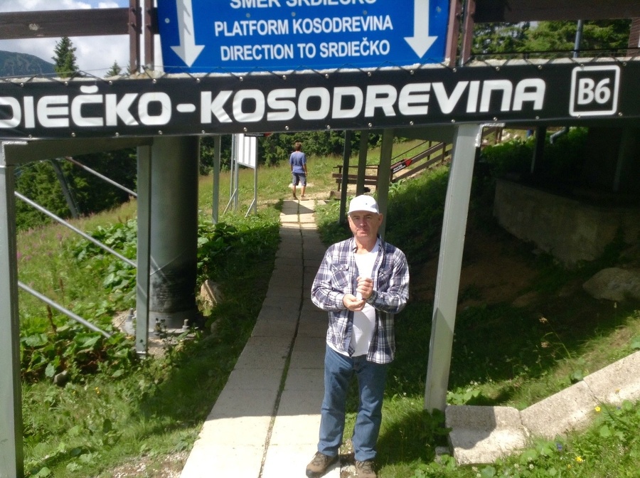 Možností na turistiku, je podľa dovolenkára v okolí neúrekom.