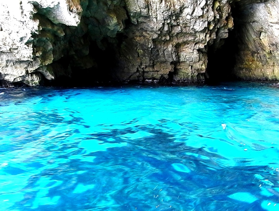 Blue Grotto s krásnou