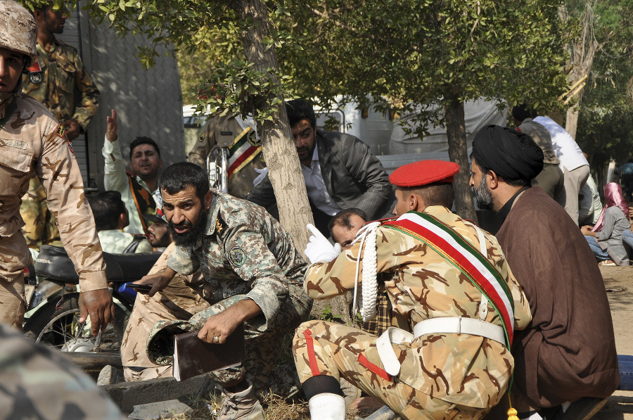 Príslušníci iránskych ozbrojených zložiek