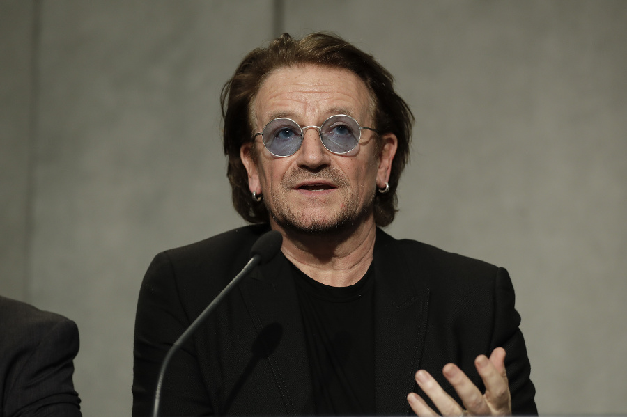 Bono na tlačovej konferencii