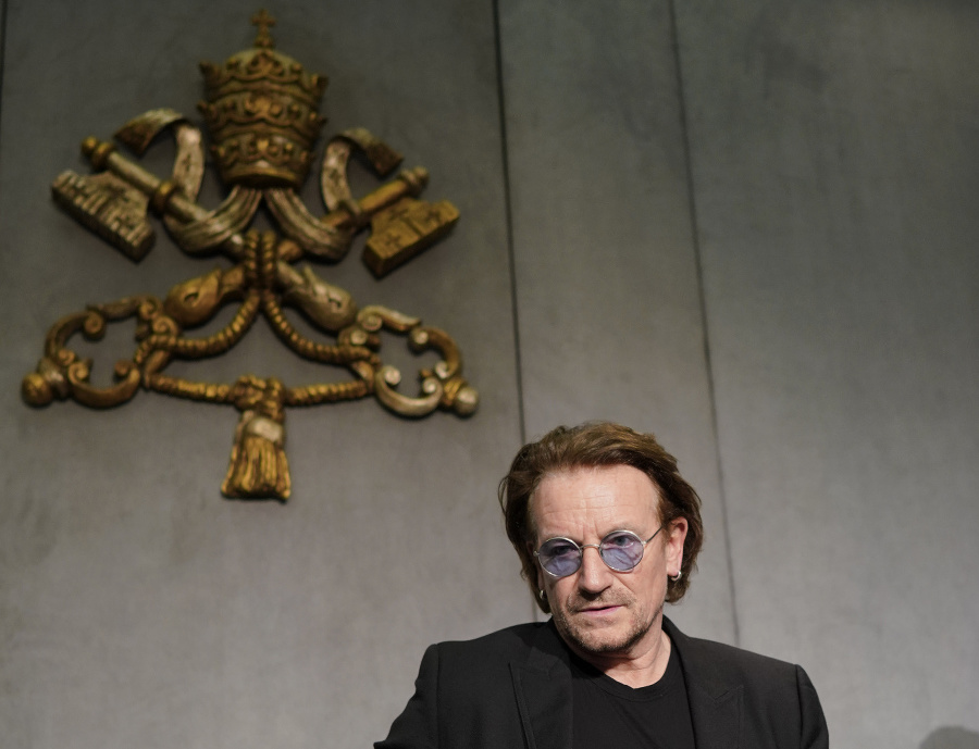 Bono na tlačovej konferencii