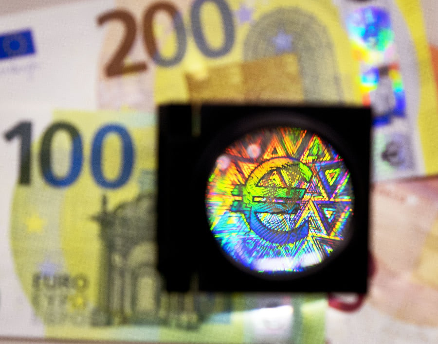 ECB predstavila nové bankovky.