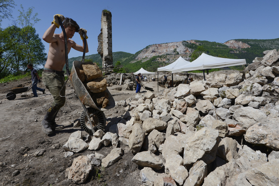 Medzinárodná archeologická dobrovoľnícka brigáda