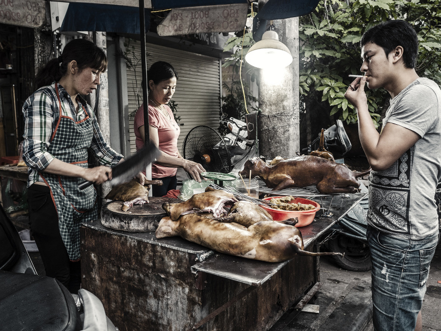 Street food vendors selling
