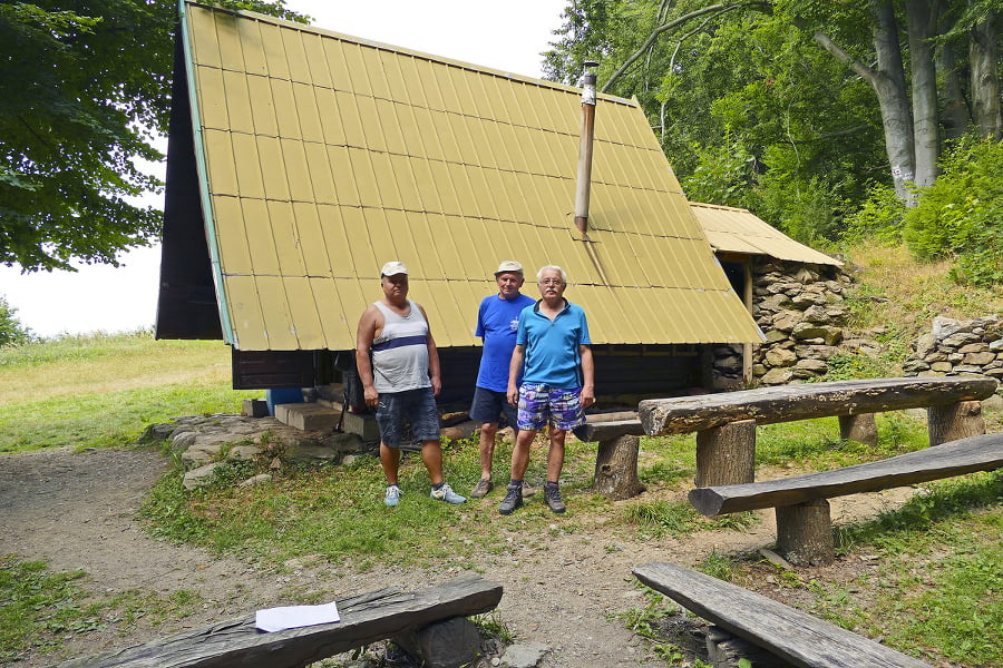 Zľava Ján Hladký (65),