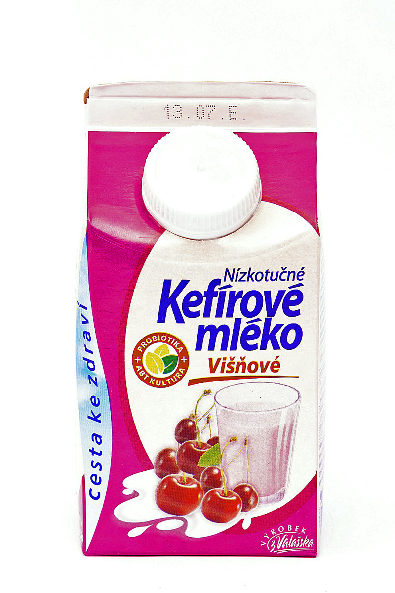 Nízkotučné kefírové mlieko višňové.