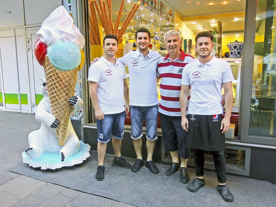 Rodina chorvátskych zmrzlinárov Djevat