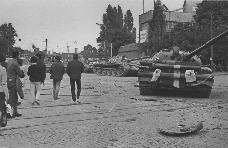 Okupácia: Sovietske vojská zostali