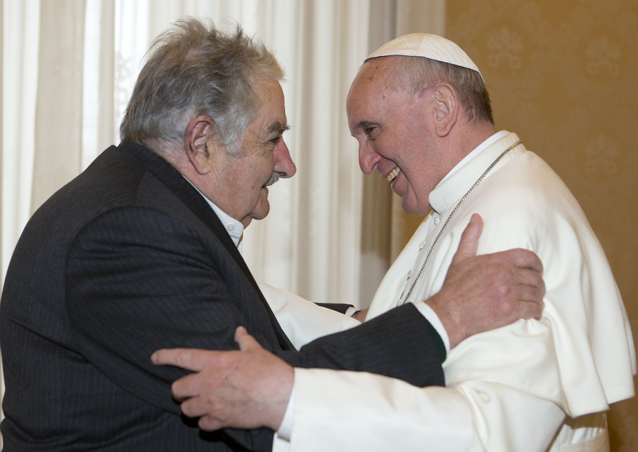 José Mujica a pápež