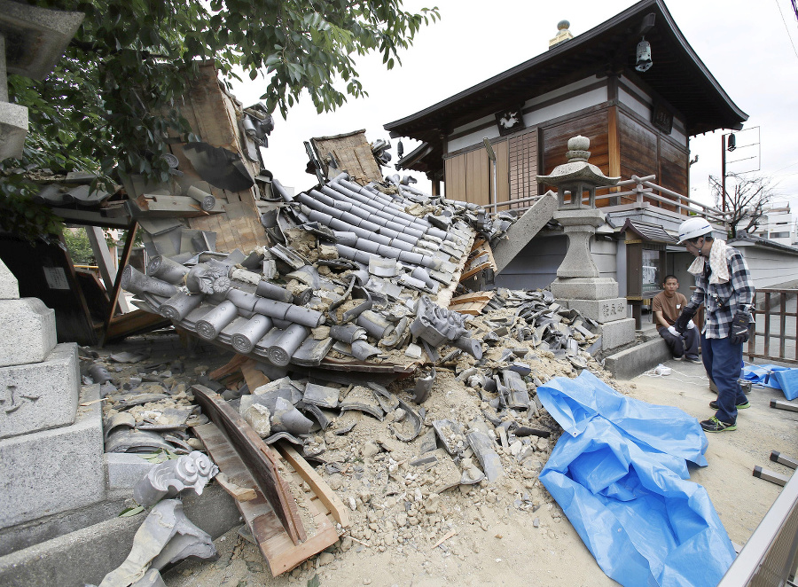 Japonsko zasiahlo silné zemetrasenia.
