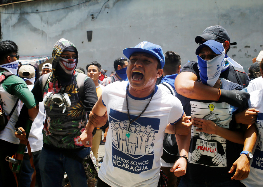 Nikaraguou otriasajú nepokoje od