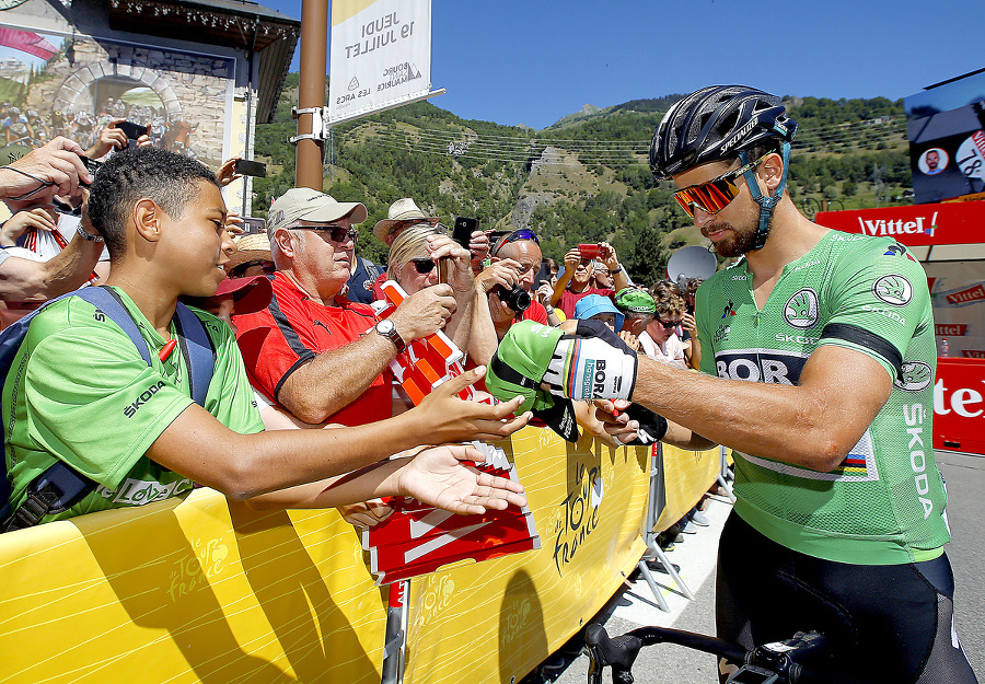 Sagan nepríde, jeho slávni