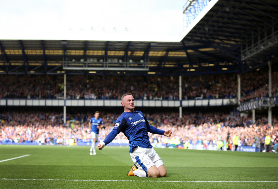 Rooney skóroval za Everton
