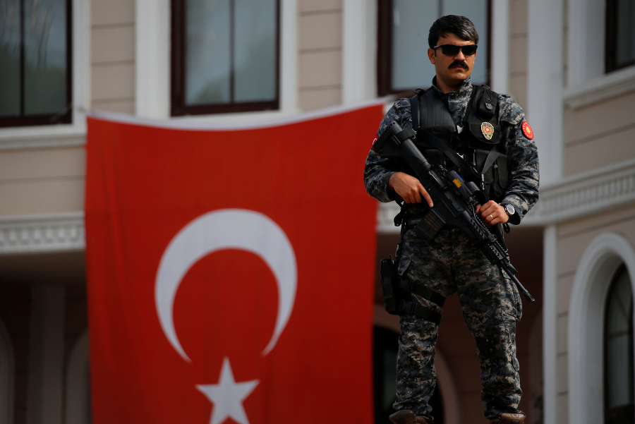 Turecká polícia zasahovala proti