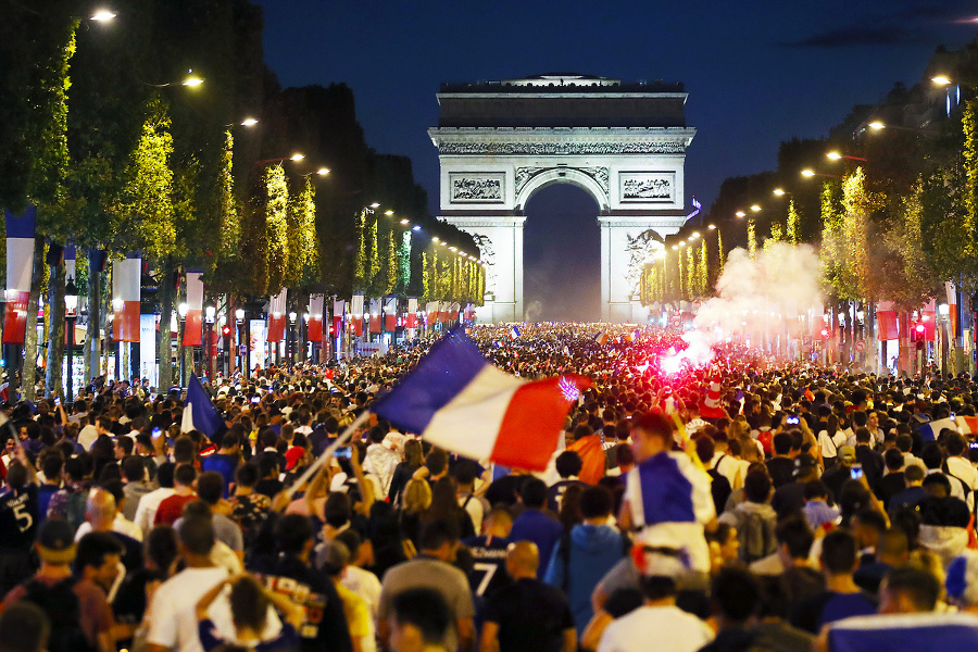 PARÍŽ: Na Champs-Elysees sa