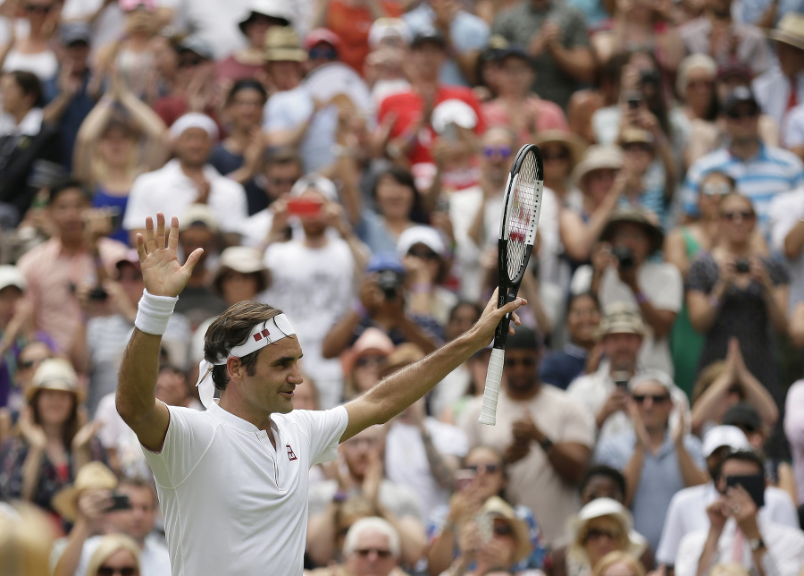 Federer postúpil do štvrťfinále