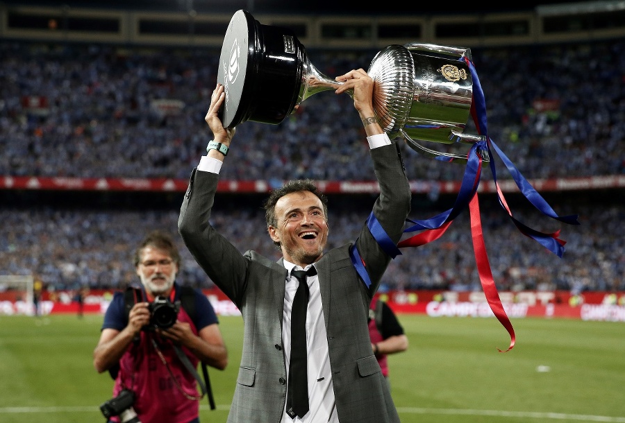 Luis Enrique s trofejou.