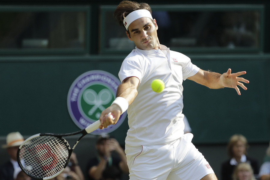 Federer postúpil do osemfinále