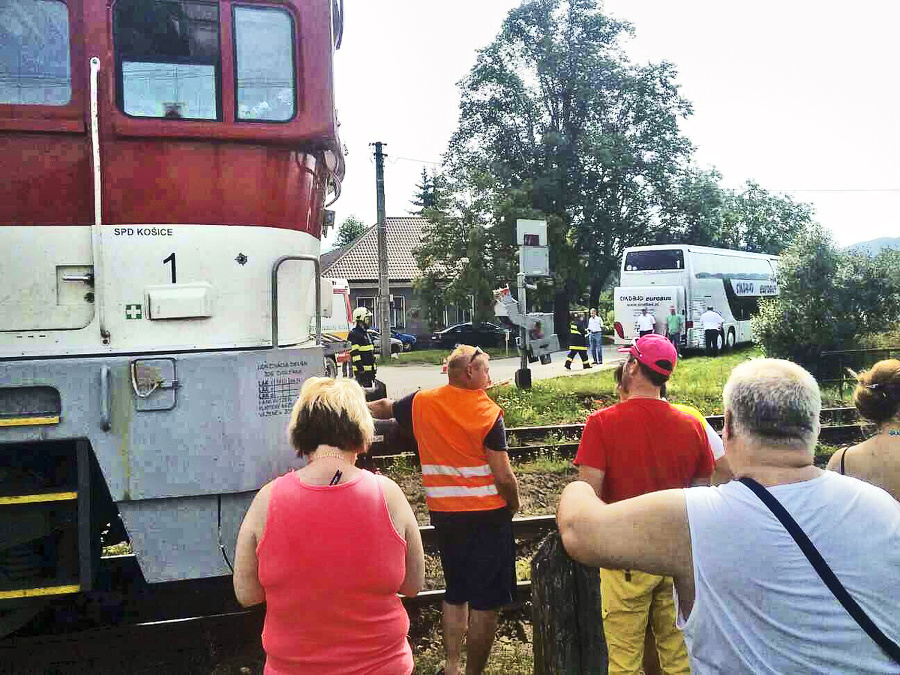 Autobusár stihol uniknúť v