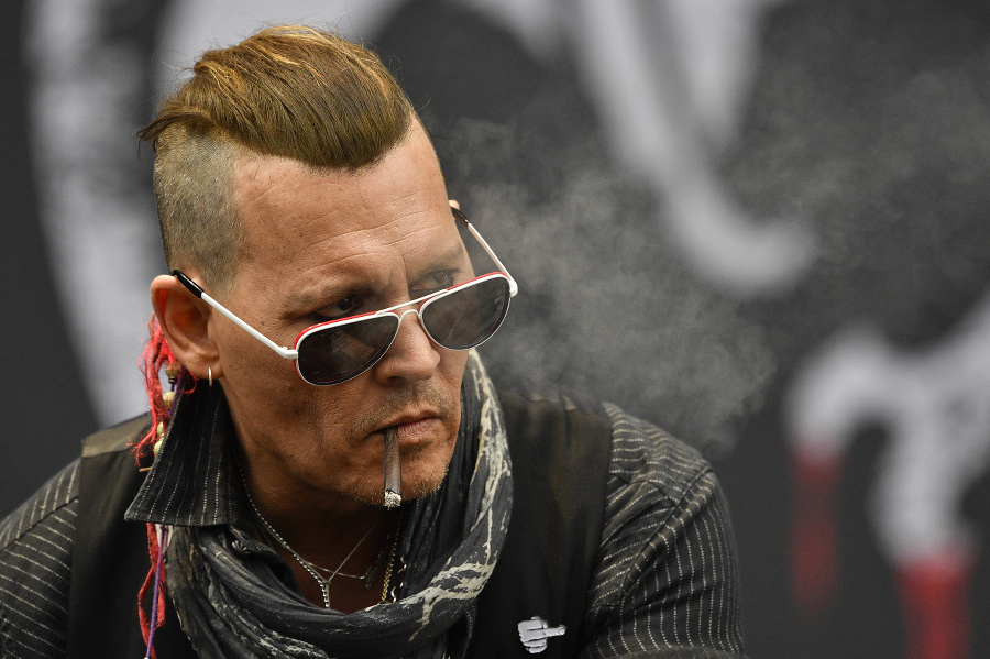 Johnny Depp na koncerte v Prahe.