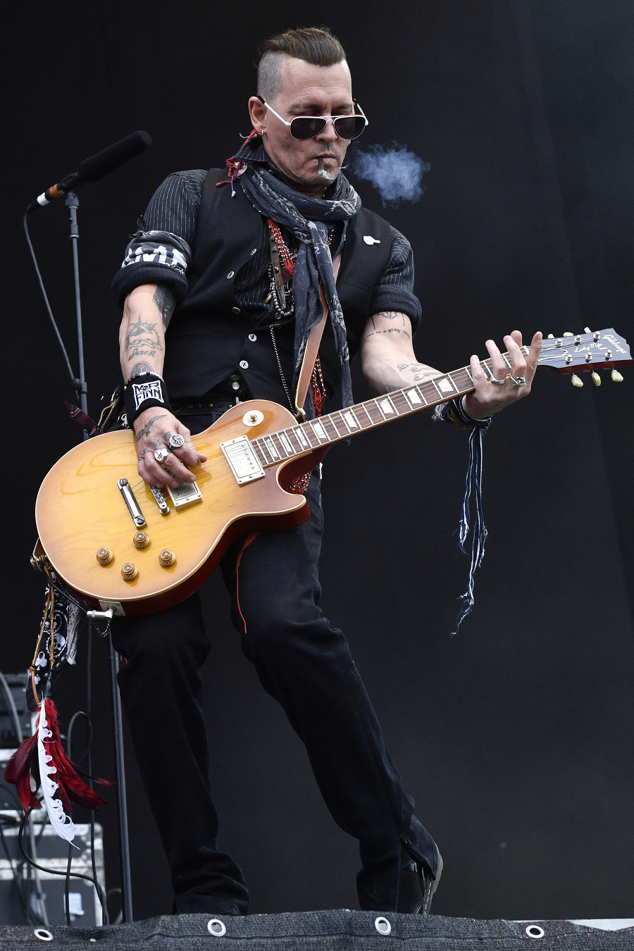 Johnny Depp na koncerte v Prahe.