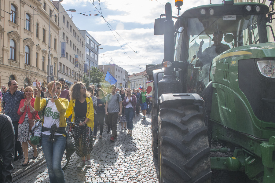 Na protest prišli aj