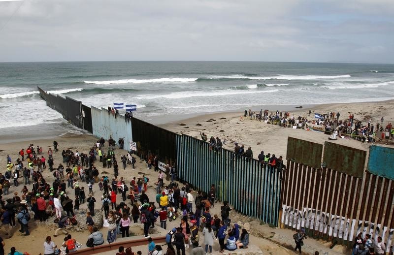 Migranti dorazili na mexicko-americkú