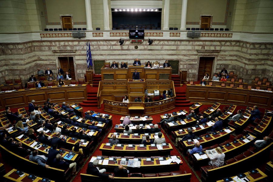 Grécky parlament schválil posledný
