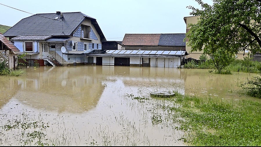 Majitelia tohto zaplaveného domu