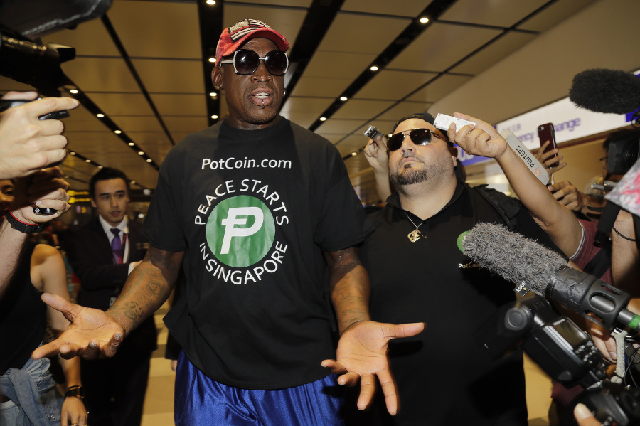 Rodman pricestoval do Singapuru