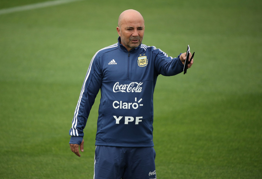 Jorge Sampaoli čelí závažným