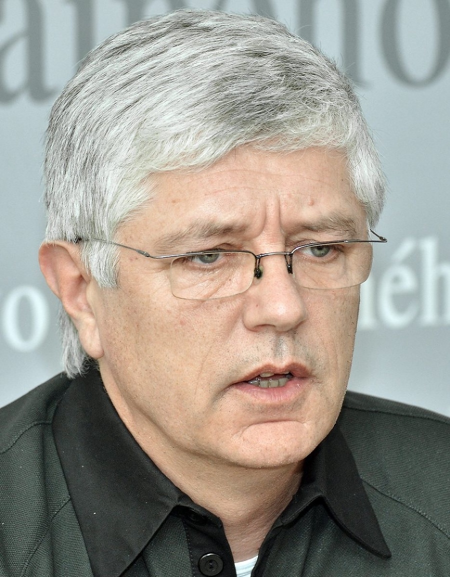 M. Slobodník.