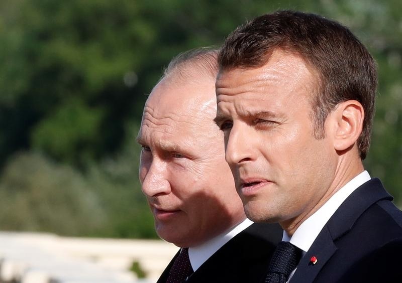 Putin a Macron sa