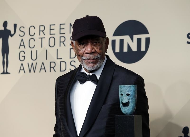 Herec Morgan Freeman čelí