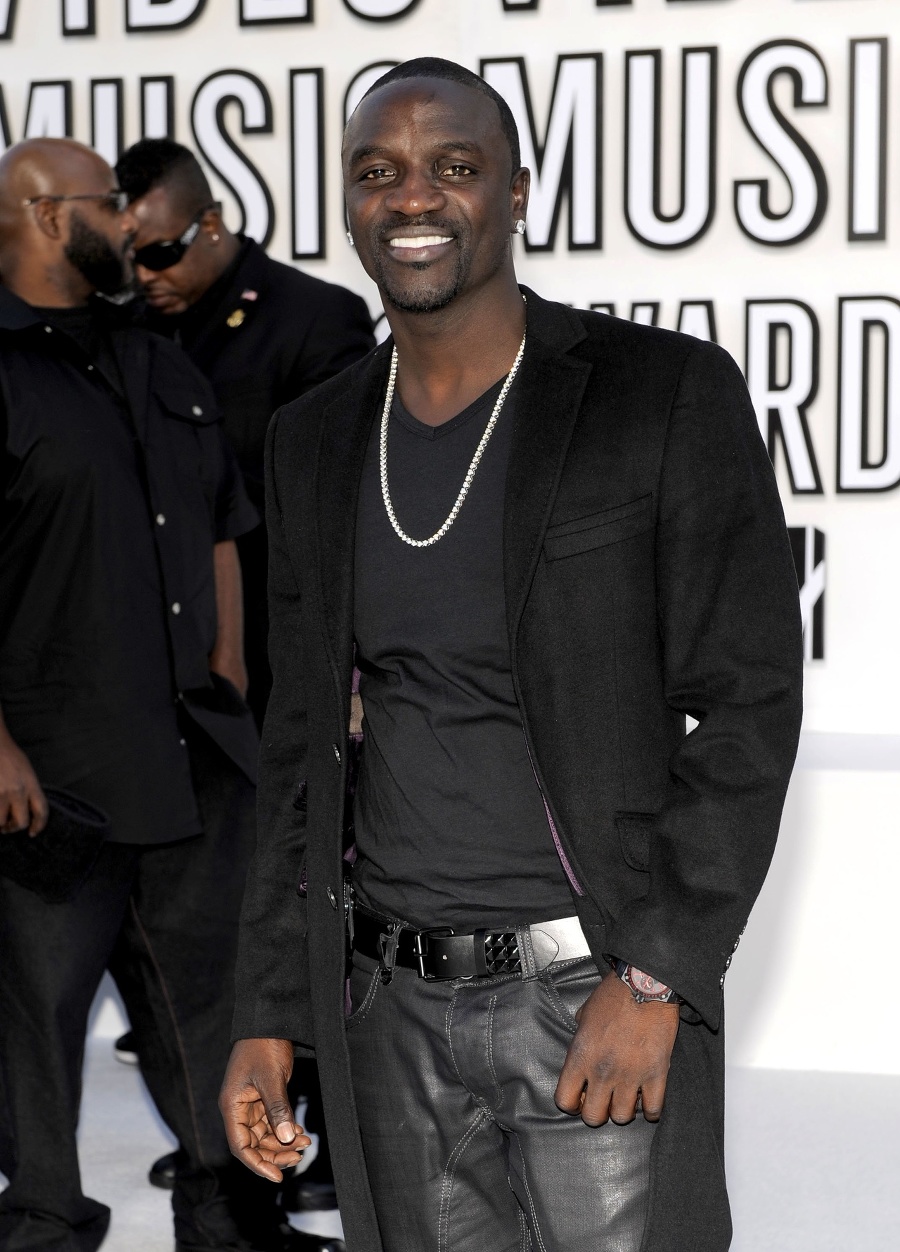 Spevák Akon