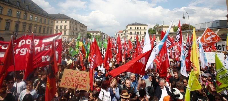 V Mníchove demonštrovali desaťtisíce