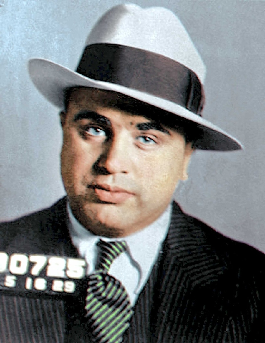 Al Capone († 48).