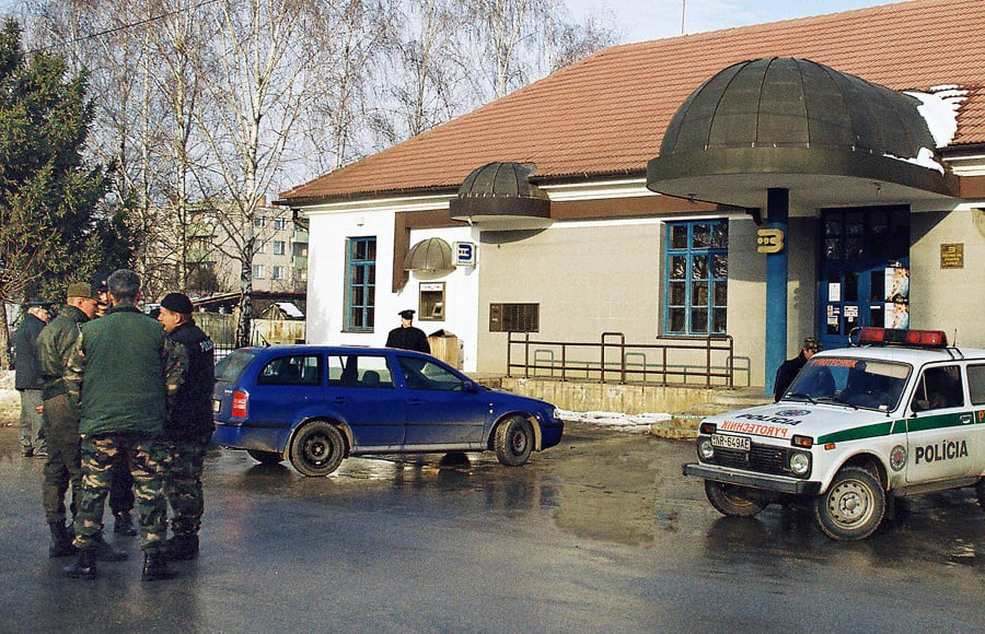 Kolárovo, január 2003. Pobočka