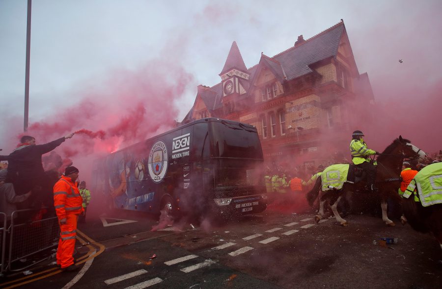 Fanúšikovia Liverpoolu zaútočili na