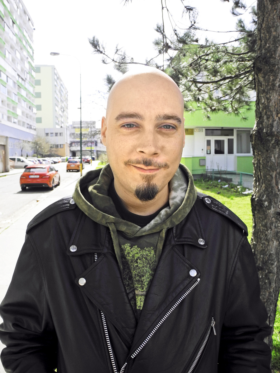 Dušan (37), Bratislava, predajca