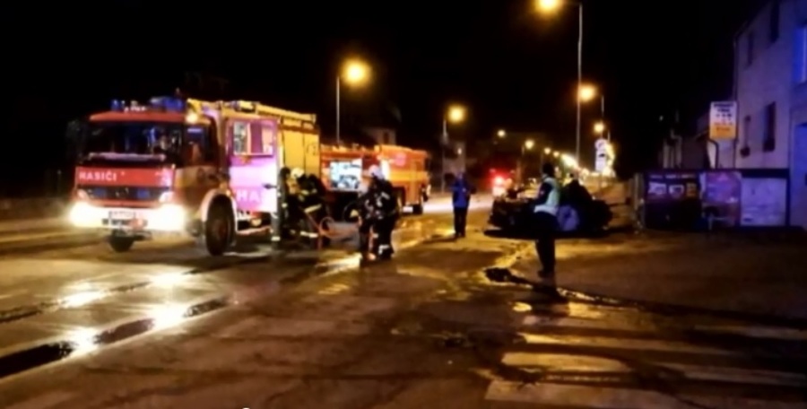 Miesto havárie: Hasiči uzavreli okolie na hodiny.