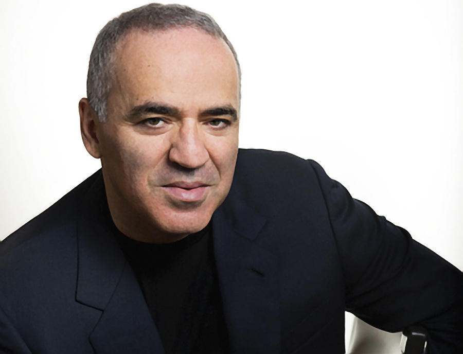 Garry Kasparov (52).
