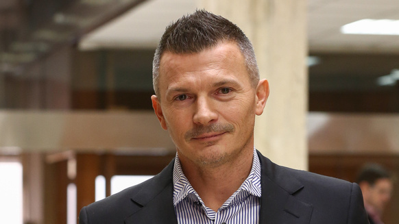 Nič nenechal na náhodu. Minister dopravy Ján Počiatek (44) si svoje súkromie dôsledne chráni. 