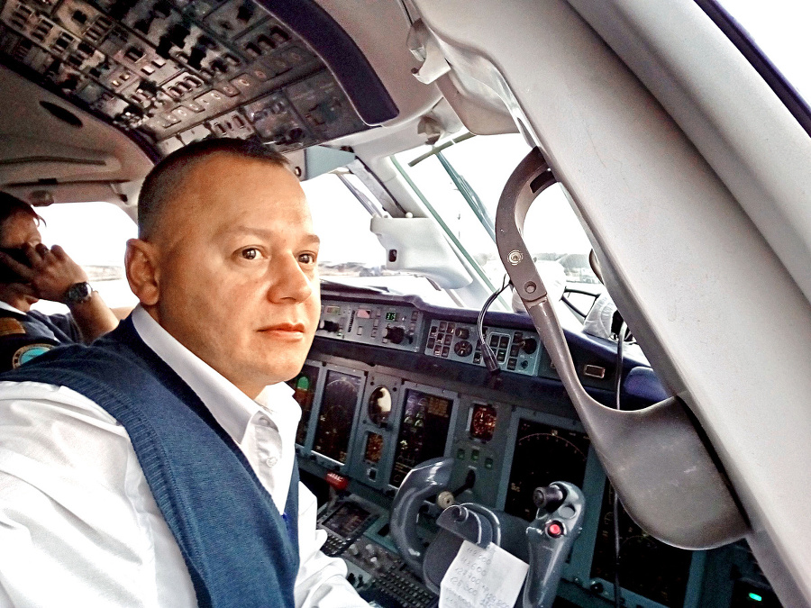 Druhý pilot Sergej Gambarjan