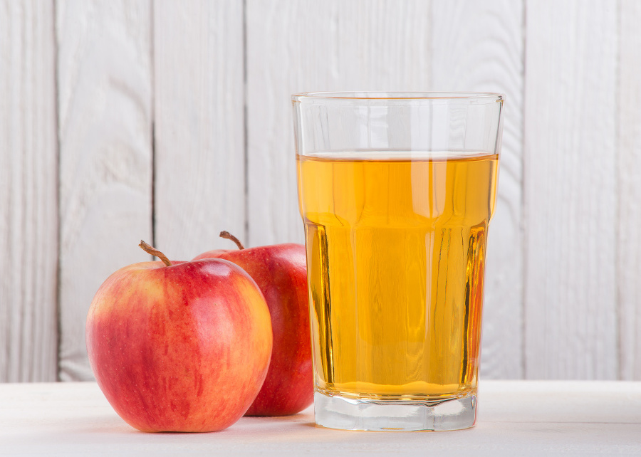 apple and apple juice