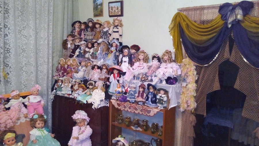Zbierka bábik je úctyhodná.