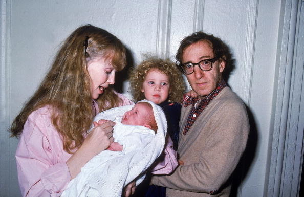 Woody Allen s Dylan Farrow v náručí