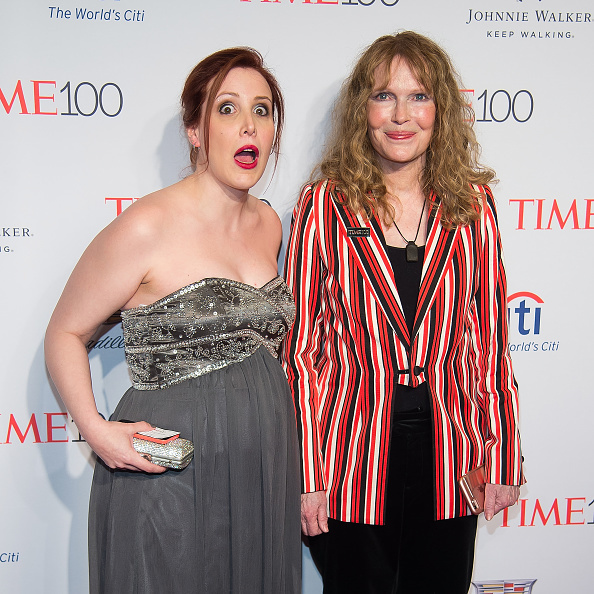 Dylan Farrow so svojou mamou Miou