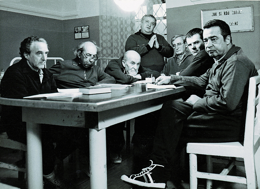 Dobří holubi se vracejí (1988)